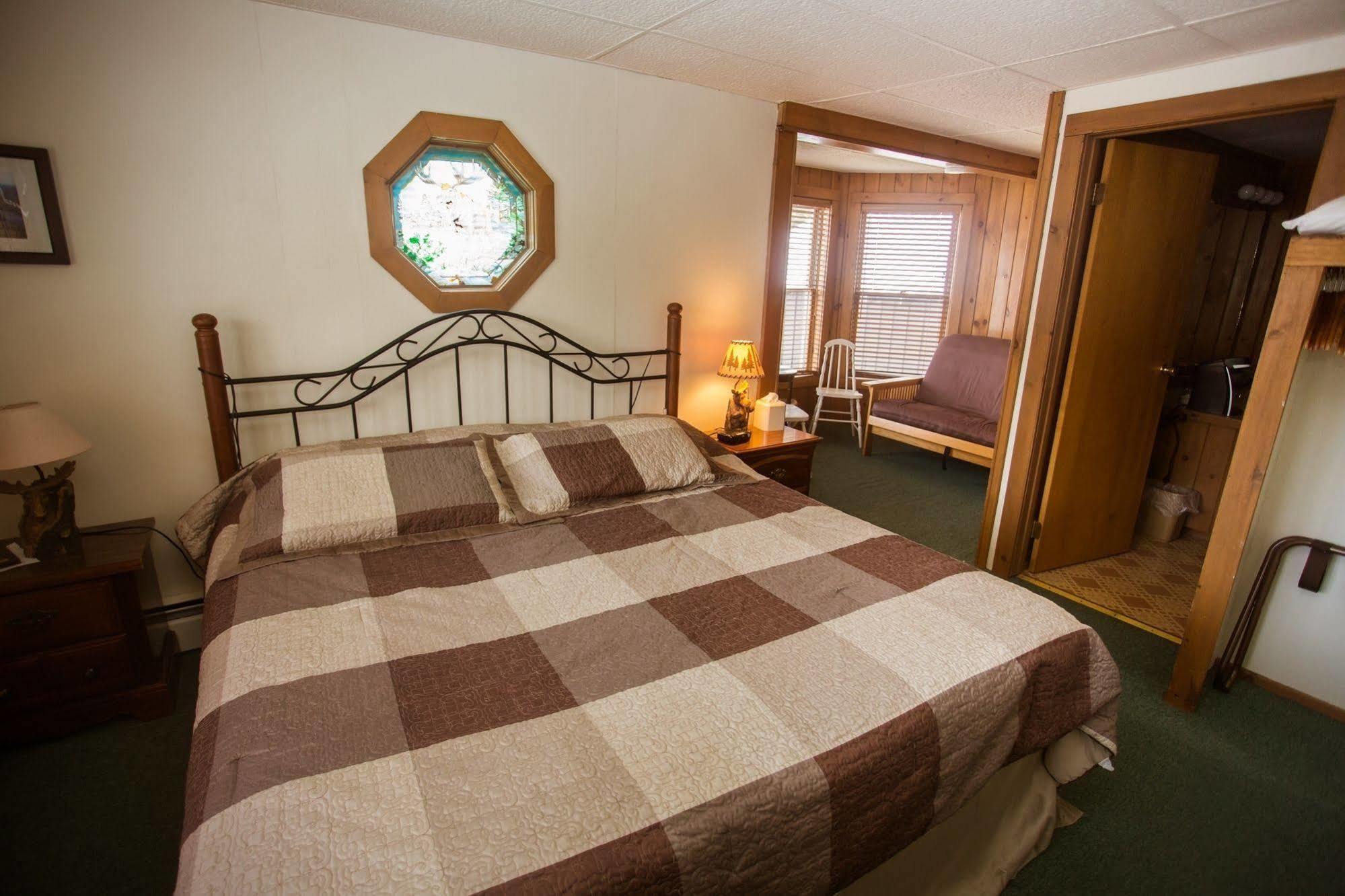 The Big Moose Inn Extérieur photo