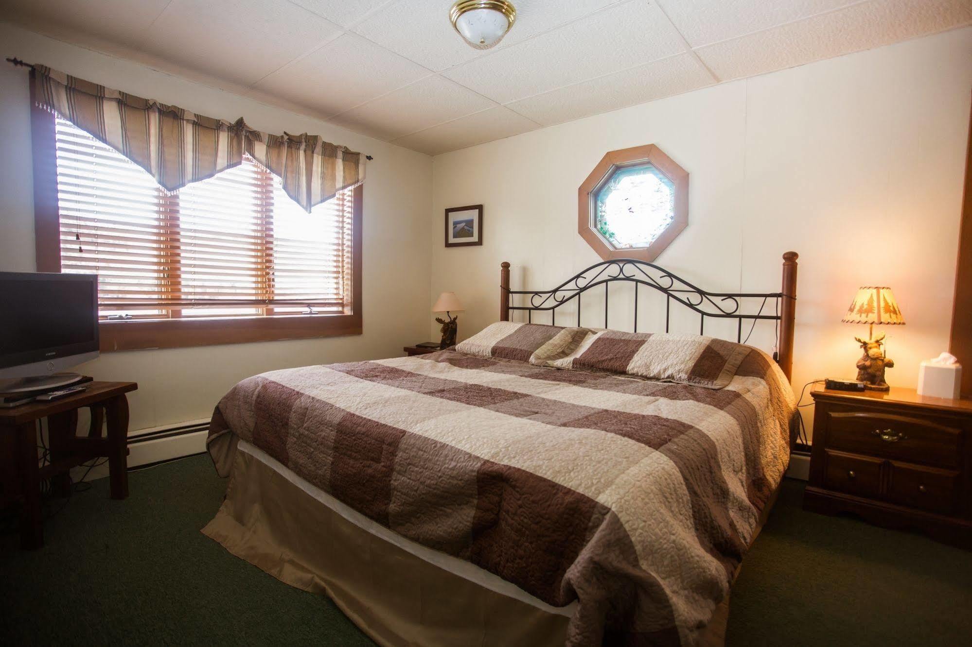 The Big Moose Inn Extérieur photo