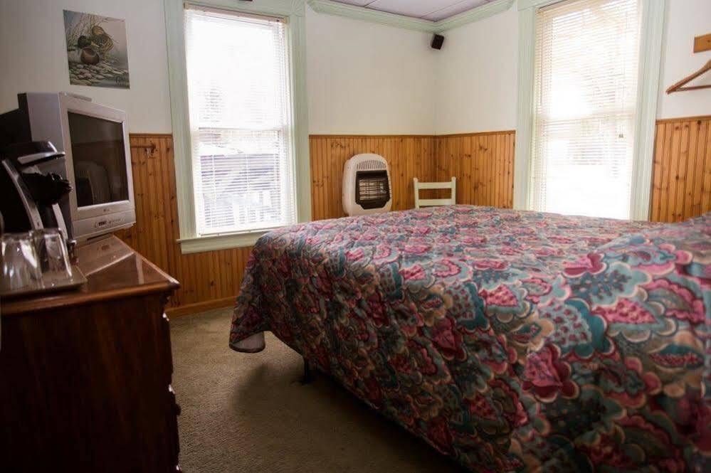 The Big Moose Inn Extérieur photo