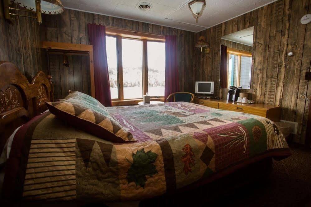 The Big Moose Inn Extérieur photo
